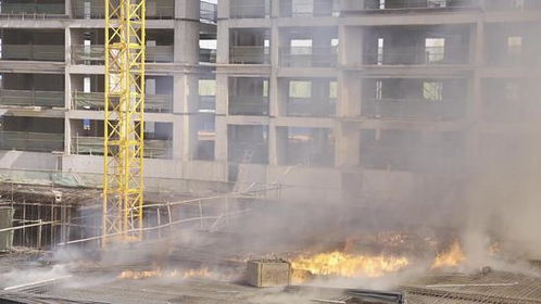 鄂尔多斯市一建设工程施工现场起火消防部门及时救援